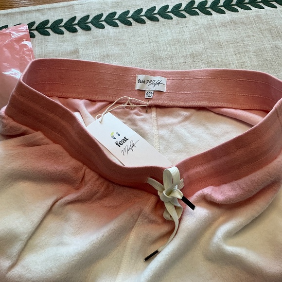 NWT FEAT Madison Prewett WARM Blanket Blend Fleece Ombré Tye Die Women’s Shorts - Picture 3 of 5